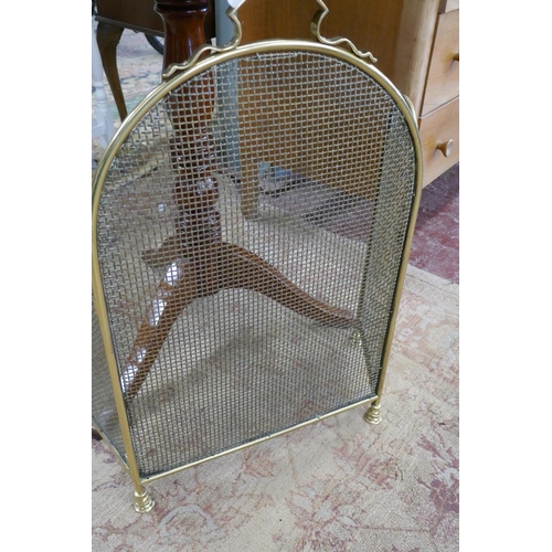 413 - Victorian brass fire guard