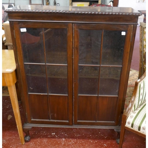 420 - Mahogany glazed display cabinet on ball and claw feet - Approx size: W: 89cm D: 30cm H: 117cm