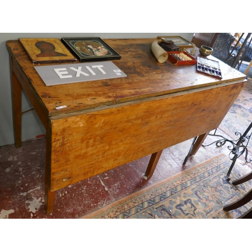 440 - Large antique wall table with leaf