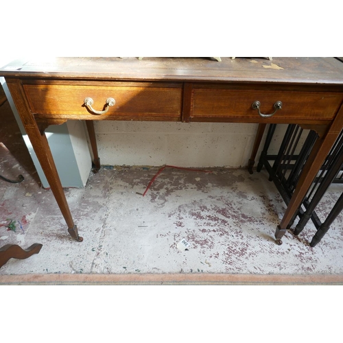 454 - Ladies writing desk - Approx size: W: 92cm D: 52cm H: 82cm