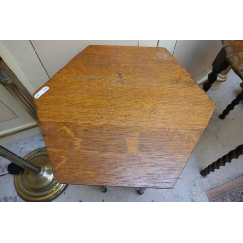 471 - 2 oak occasional tables