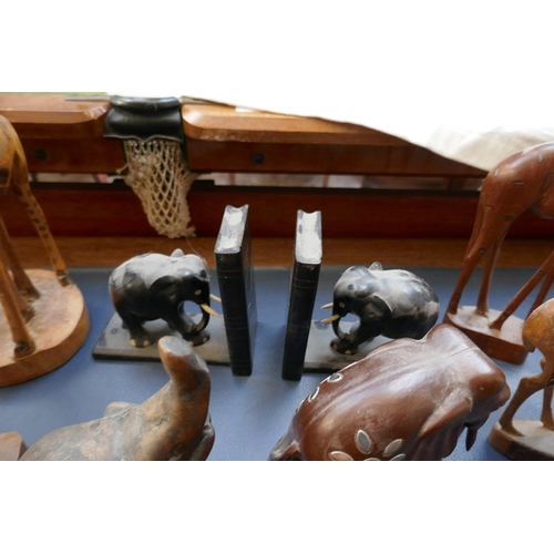 475 - Collection of carved animal figurines etc