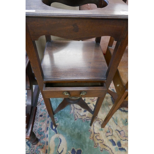 533 - Mahogany washstand