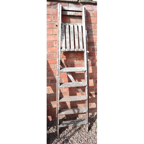 539 - Vintage wooden step ladders