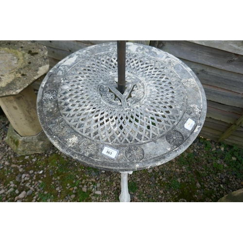 563 - Round metal bistro table