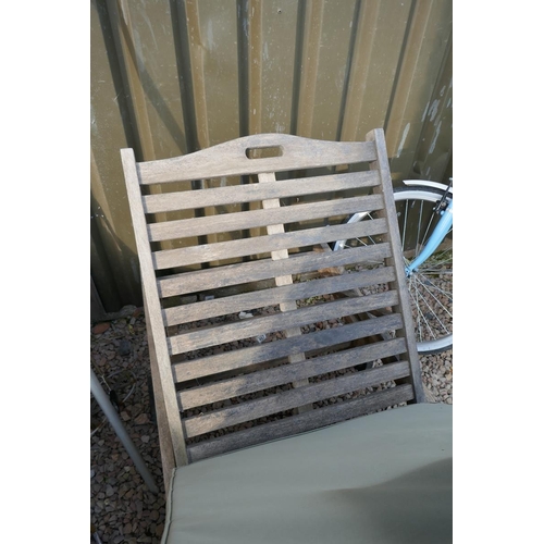 571 - Good quality teak sun lounger