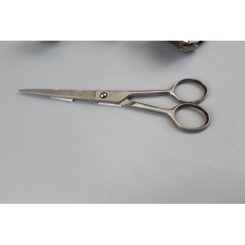 68 - Barbers clippers and scissors