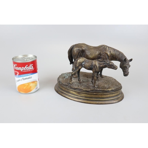 78 - Bronze mother and foal - Approx H: 14cm