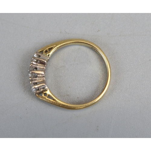 18 - 18ct gold 3 stone diamond ring size N