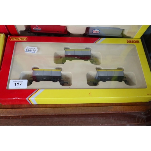 117 - Collection of boxed Hornby train carriages