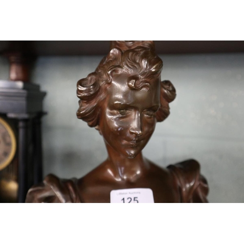 125 - Bronze bust of a lady - Approx H: 32cm