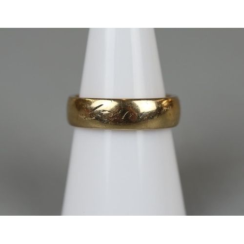 17 - Gold wedding band - Size N approx 5.8g
