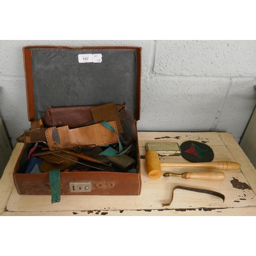 197 - Leathersmiths case and contents