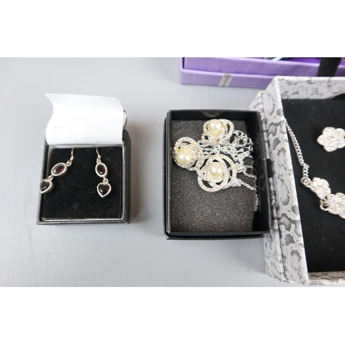 2 - Collection of jewellery