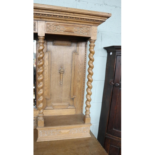 210 - Well carved oak barley-twist mirror back sideboard - Approx W: 156cm D: 57cm H: 186cm