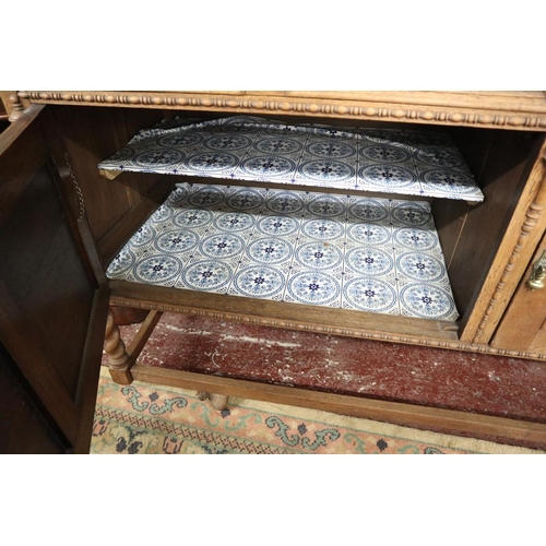 210 - Well carved oak barley-twist mirror back sideboard - Approx W: 156cm D: 57cm H: 186cm