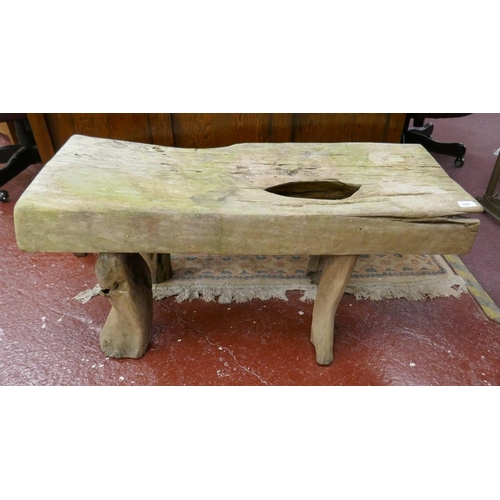 250 - Pig bench