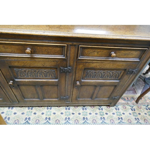 253 - Good quality oak sideboard - Approx W: 166cm D: 50cm H: 86cm