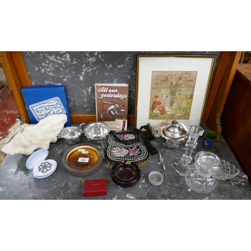 261 - Collectables to include a pewter brooch and bachelors silver plate tea set