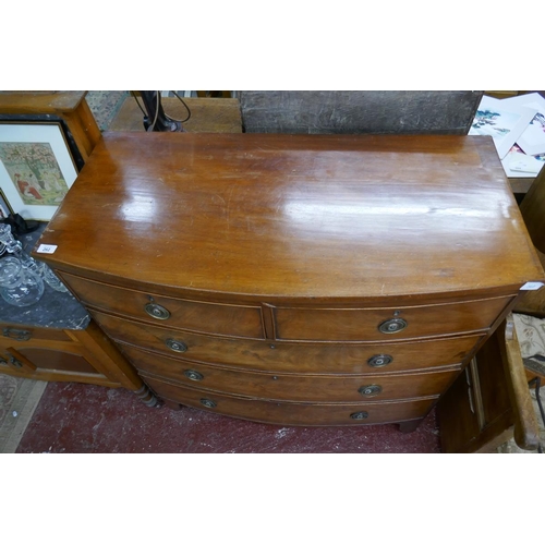 262 - Victorian bow front mahogany chest of drawers - Approx W: 102cm D: 51cm H: 105cm