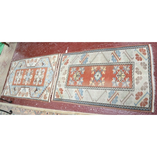 265 - 2 vintage rugs