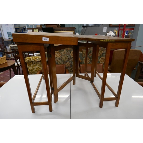 269 - Interesting Cotswold School walnut cantilever folding table - Attributed to Fred Foster