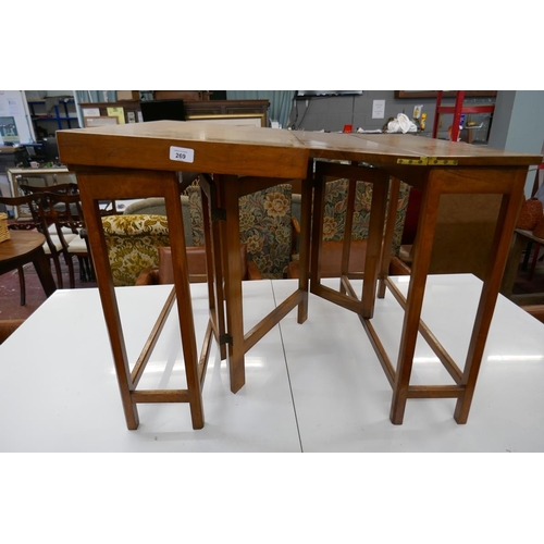 269 - Interesting Cotswold School walnut cantilever folding table - Attributed to Fred Foster