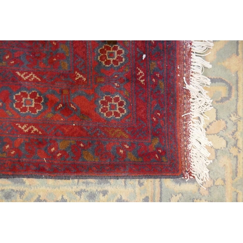 274 - Large red patterned rug - Approx size: 312cm x 203cm