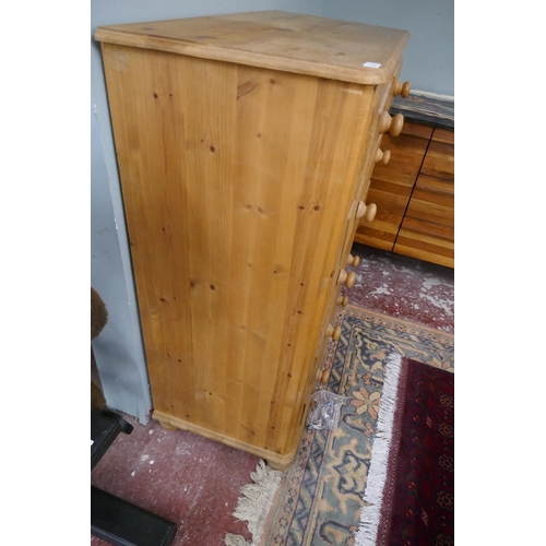 278 - Pine chest of drawers - Approx W: 92cm D: 46cm H: 111cm