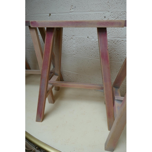 298 - Set of 4 stools