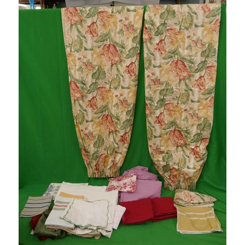 306 - Collection of linen to include curtains