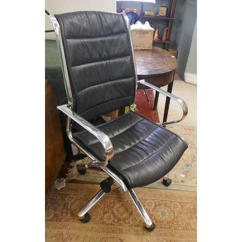 330 - Leather swivel office chair