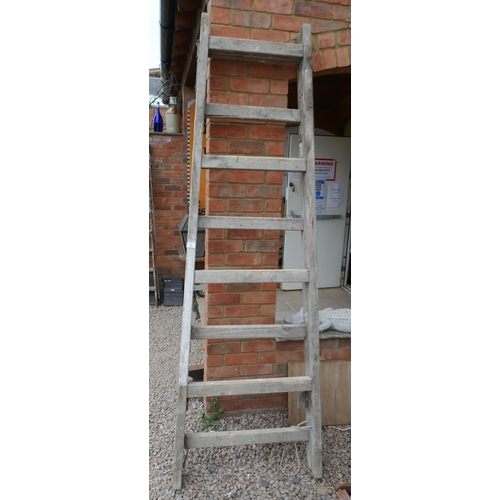 335 - Vintage wooden fruit pickers ladder