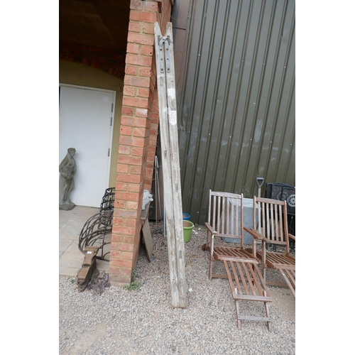 335 - Vintage wooden fruit pickers ladder