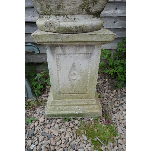 350 - Stone planter on pedestal - Approx H: 93cm