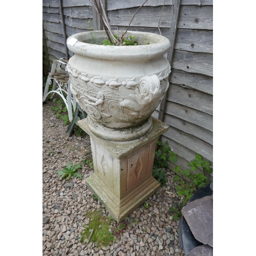 350 - Stone planter on pedestal - Approx H: 93cm