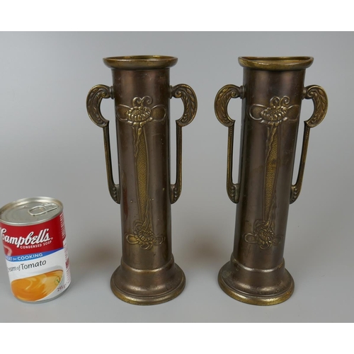 88 - Pair of brass vases by Beldray - Approx H: 25cm