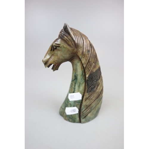 125 - Carved Chinese jade horse bust - Approx height: 16cm