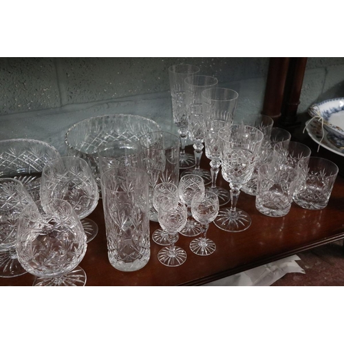 162 - Collection of crystal and glass