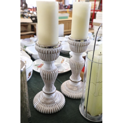 176 - Large collection of candlesticks