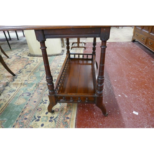 192 - Mahogany drop leaf centre table - Approx L: 91cm W: 91cm H: 73cm