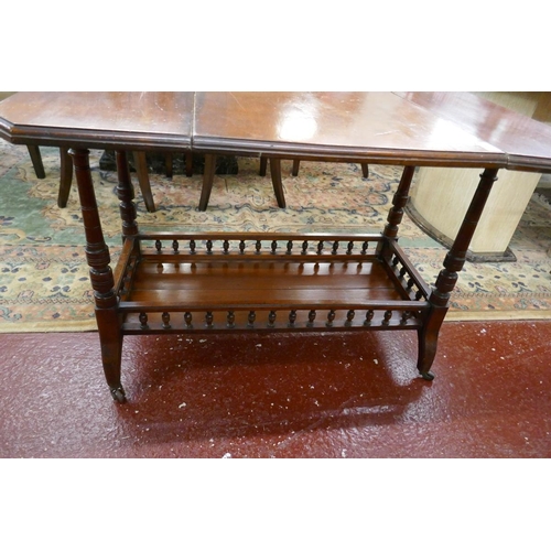 192 - Mahogany drop leaf centre table - Approx L: 91cm W: 91cm H: 73cm