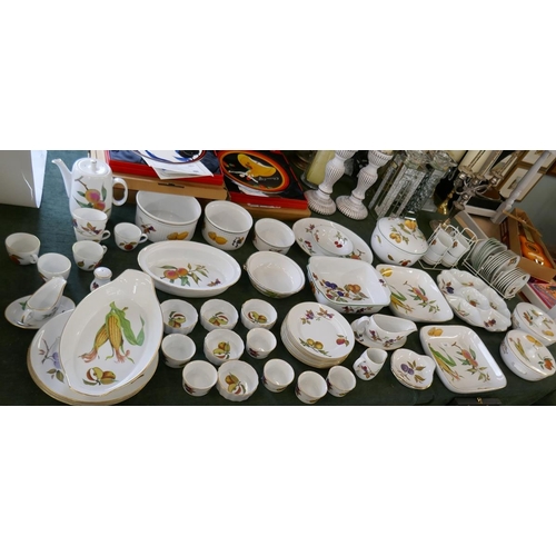 197 - Large collection of Royal Worcester Evesham pattern