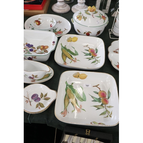 197 - Large collection of Royal Worcester Evesham pattern