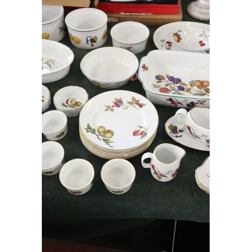 197 - Large collection of Royal Worcester Evesham pattern