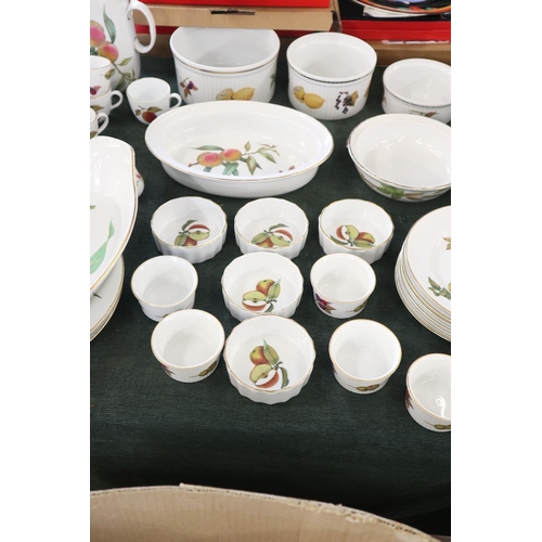 197 - Large collection of Royal Worcester Evesham pattern