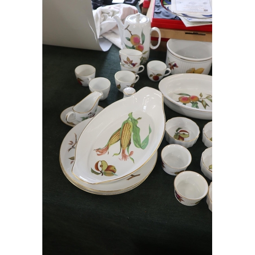 197 - Large collection of Royal Worcester Evesham pattern