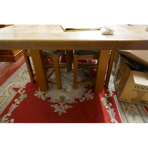 230 - Extending oak kitchen table - Approx L: 260cm W: 90cm H: 76cm