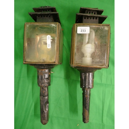 233 - 2 carriage lamps