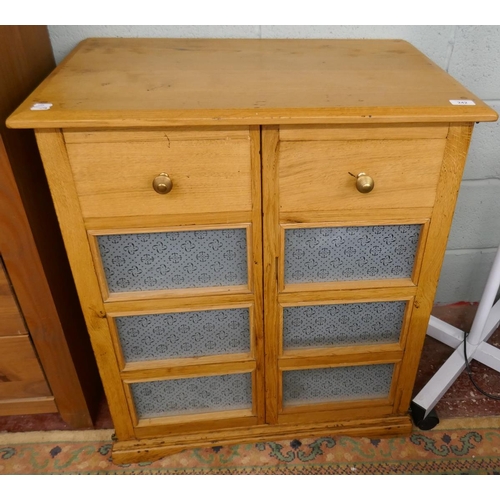 242 - Oak cabinet - Approx W: 74cm D: 48cm H: 82cm